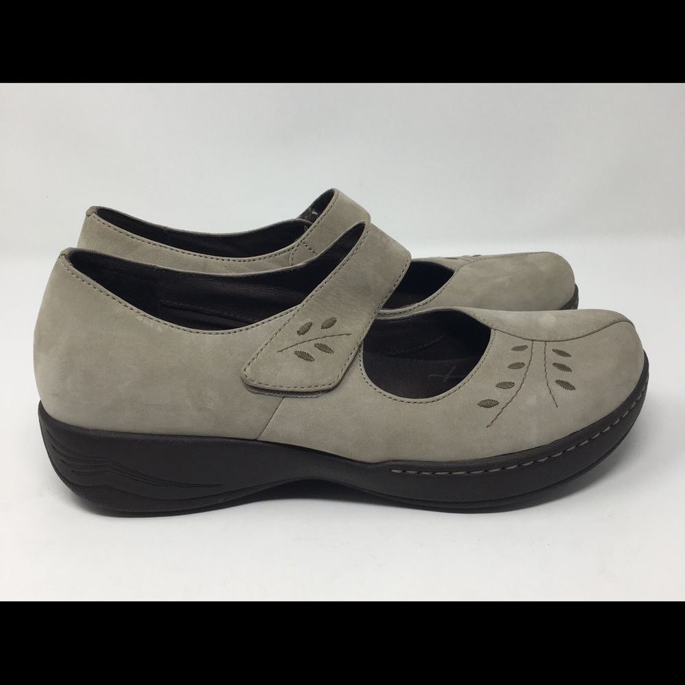 Dansko Women’s Shoes